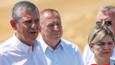 Özgür Özel'den Ekrem İmamoğlu'na ziyaret: "Bir an önce iddianameyi hazırlayın"