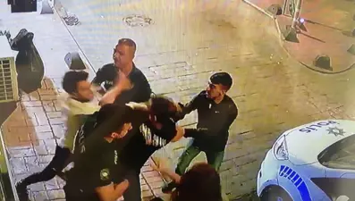 Şarkıcı Çağatay Akman eski sevgilisi Öykü Uslu ve arkadaşına böyle saldırdı