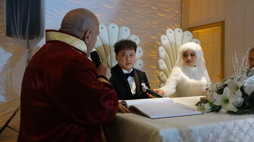 Rize'ye Çinli damat: Nikahı kıyan İsmail Hakkı Çiftçi'nin esprisi salonu güldürdü 1