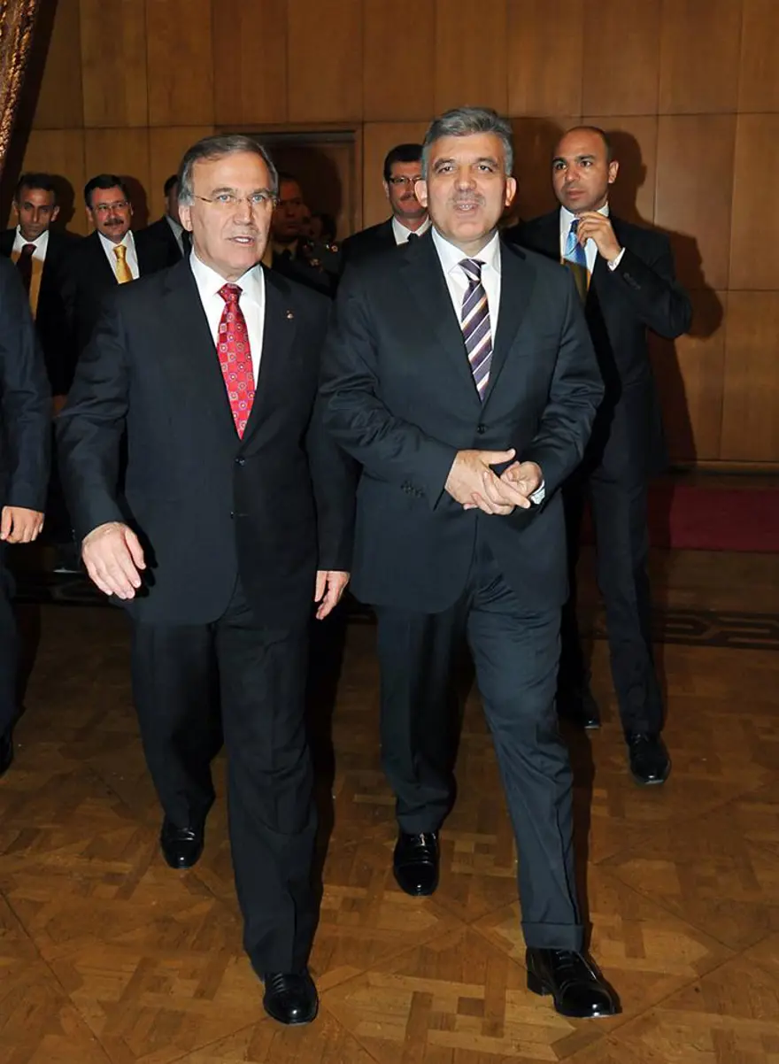 Siyasetçiler resepsiyonda buluştu 19