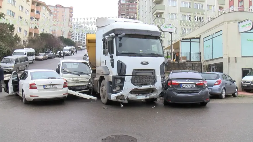 SERVİSTEKİ ÖĞRENCİ YARALANDI 2