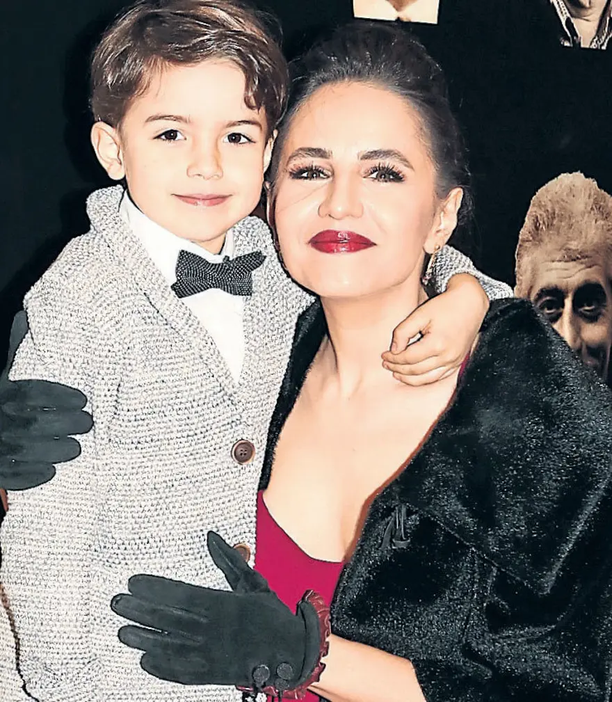 Dümbüllü'nün fesi artık Şevket Çoruh'ta (Baba Sahne açıldı) 17