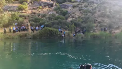 Balık tutmak isterken Fırat Nehri'ne düşen genç hayatını kaybetti