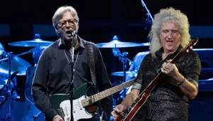 Brian May'den aşı karşıtı meslektaşı Eric Clapton'a: Üzgünüm ama delisiniz