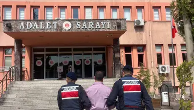 Cezaevi firarisi camide uyurken yakalandı