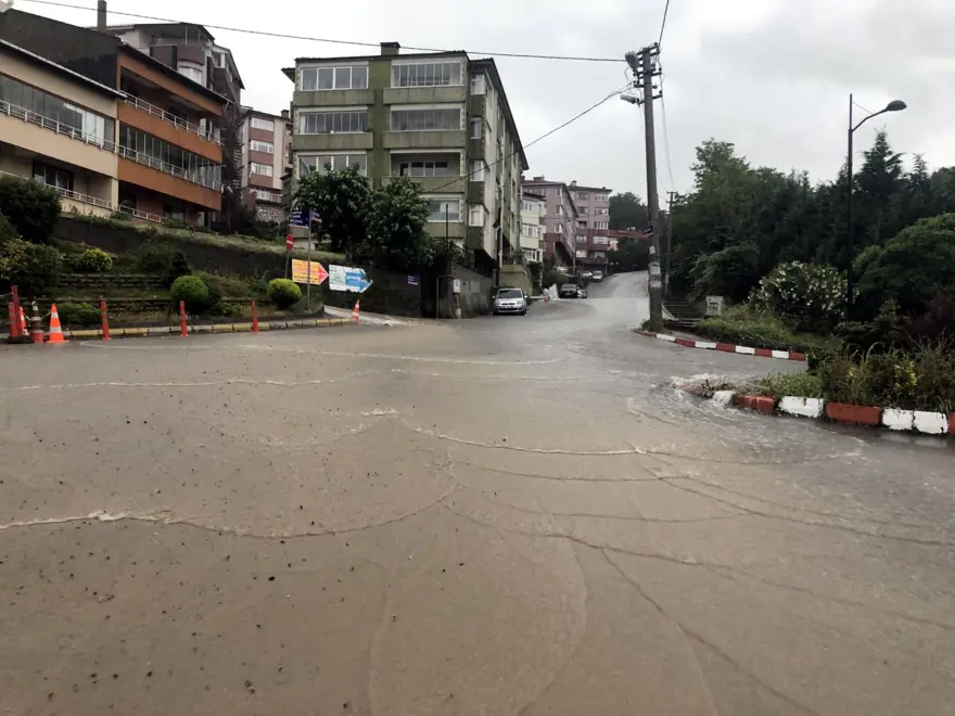 Zonguldak'ta sağanak: Yollar göle döndü 9