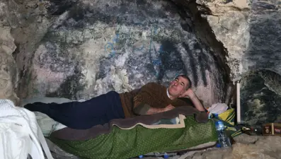 55 yaşındaki adam 2 yıldır mağarada yaşıyordu şimdi taşındı: "Mağaram mükemmeldi, bol oksijenliydi ve huzurluydum"