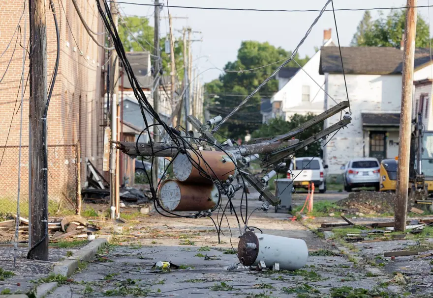 New York’u hortum vurdu: 1 kişi öldü, acil durum ilan edildi 7