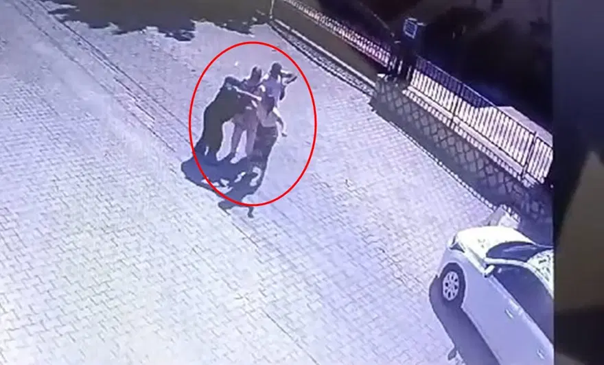 Mardin’de gelinden kayınvalidesine dayak | Terlikledövdü, arabayla ezmeye çalıştı: “Düğünden sonra normal biri olmadığını farkettik” 2 Mardin’de gelinden kayınvalidesine dayak | Terlikledövdü, arabayla ezmeye çalıştı: “Düğünden sonra normal biri olmadığını farkettik” 2