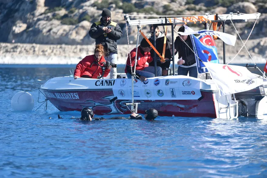 Şahika Ercümen'den Salda Gölü'nde dünya rekoru 6