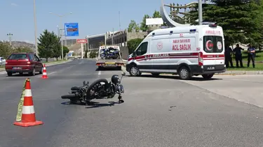 Kütahya'da otomobil ile motosiklet çarpıştı: 1 yaralı