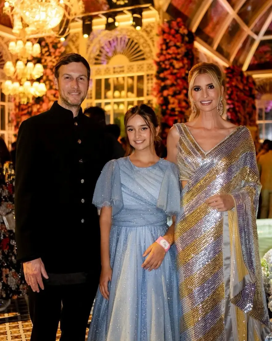 Dünyanın en pahalı düğünü öncesi yıldızlarla dolu parti: Bill Gates, Mark Zuckerberg, Ivanka Trump ve Rihanna katıldı 6 Dünyanın en pahalı düğünü öncesi yıldızlarla dolu parti: Bill Gates, Mark Zuckerberg, Ivanka Trump ve Rihanna katıldı 6
