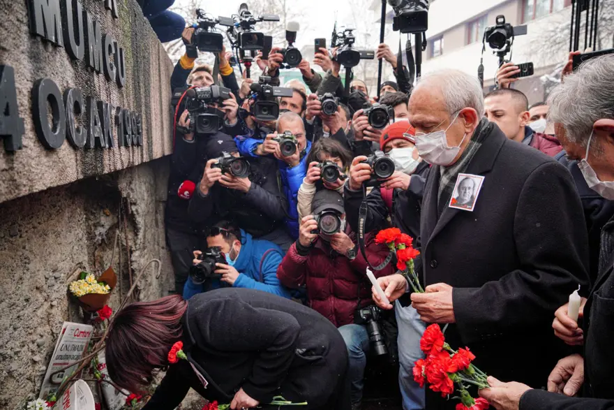 Uğur Mumcu, ölümünün 29'uncu yılında anıldı 4 Uğur Mumcu, ölümünün 29'uncu yılında anıldı 4