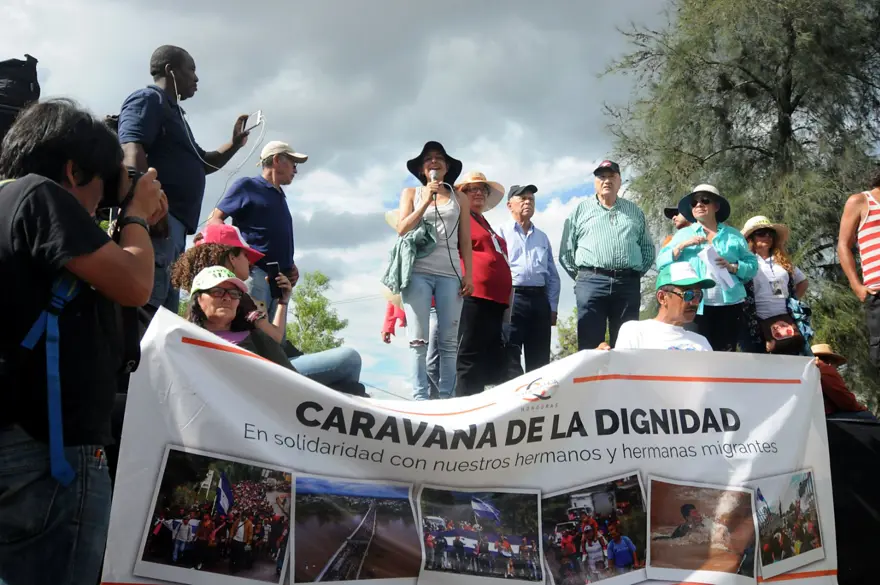 ABD yolundaki göçmenler Meksika'nın çalışma izni teklifini reddetti 17