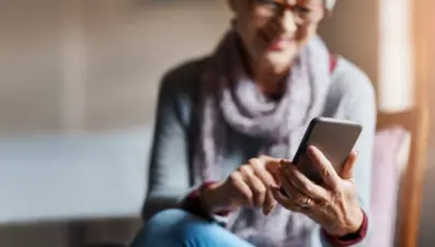 Alzheimer'dan korunmada önemli noktalar: İleri yaşta sosyal medya yararlı