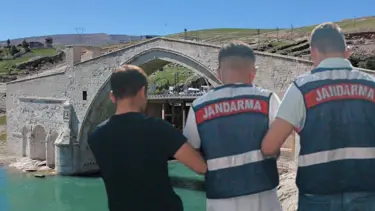 Tarihi Malabadi Köprüsü'ndeki intiharın ardından istismar çıktı