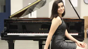 Dahi piyanist Elif Işıl, Manhattan School of Music'e kabul edildi