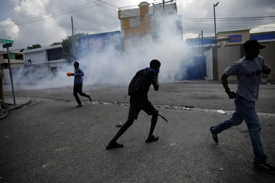 Haiti'de hükümet karşıtı protestolar şiddet olaylarına sahne oluyor 26