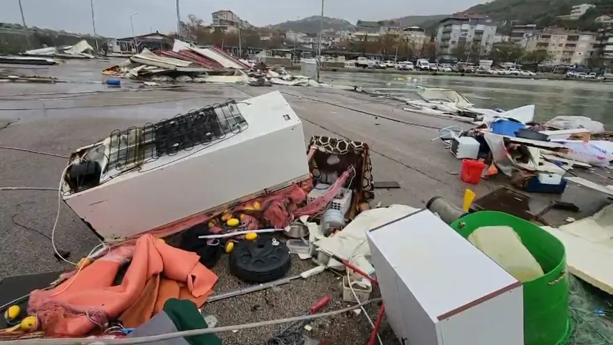 Esenköy balıkçı barınağı tanınmaz hale geldi 4