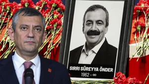 Sırrı Süreyya Önder'in Özgür Özel'e verdiği sır: "Ben ölene kadar sana emanet" Sırrı Süreyya Önder'in Özgür Özel'e verdiği sır: "Ben ölene kadar sana emanet"