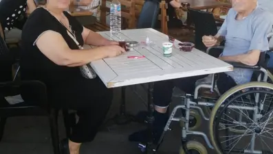 Kiracısı evden çıkmayınca huzurevine yerleşmek zorunda kaldı