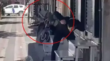 İstanbul'da vatandaşlar kabusu yaşadı! Karga saldırısına uğradılar