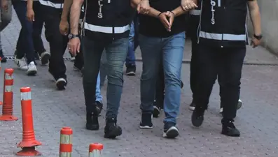 Kütahya ve Mersin’de eş zamanlı dolandırıcılık operasyonu: 5 kişi tutuklandı