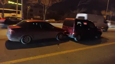 Arabayı otoyolda geri kaçırıp arkadaki araca çarptı, polisler gelince inkar etti