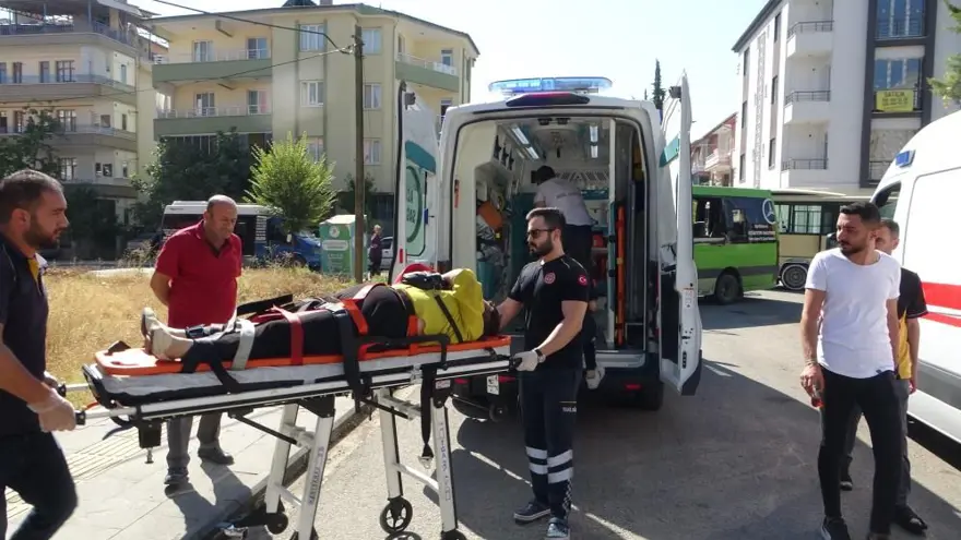 Yolcu minibüsleri çarpıştı: 15 yaralı 5