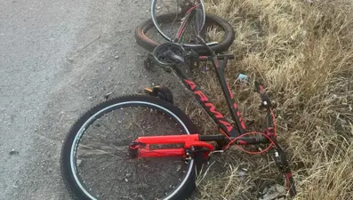 Kamyonetin çarptığı bisikletli ölü