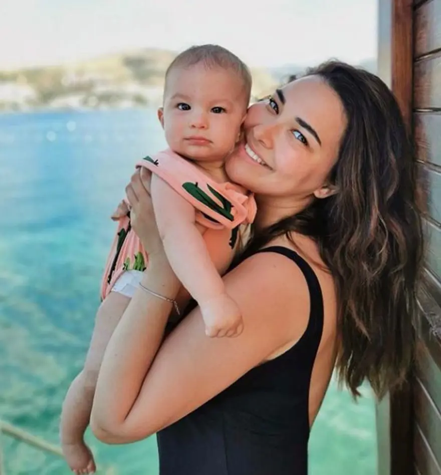 Onlar tatile devam ediyor (Ünlülerden tatil paylaşımları/ 11.06.2019) 9