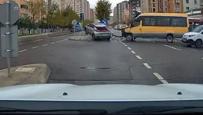 Kırmızı ışıkta geçti: Kazaya neden oldu