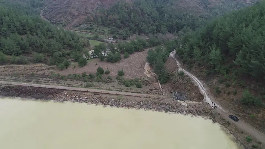 İzmir'de Yeniköy Sulama Göleti tehlike oluşturdu, 30 hane boşaltıldı 14