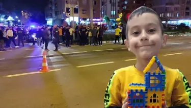 8 yaşındaki çocuk, kamyonetin çarpmasıyla hayatını kaybetti