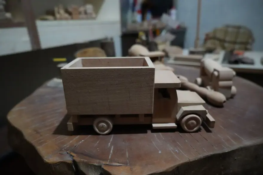 İş kazasında bacağını kaybetti, devlet desteğiyle hayata tutundu: Kendi atölyesinde üretiyor 6