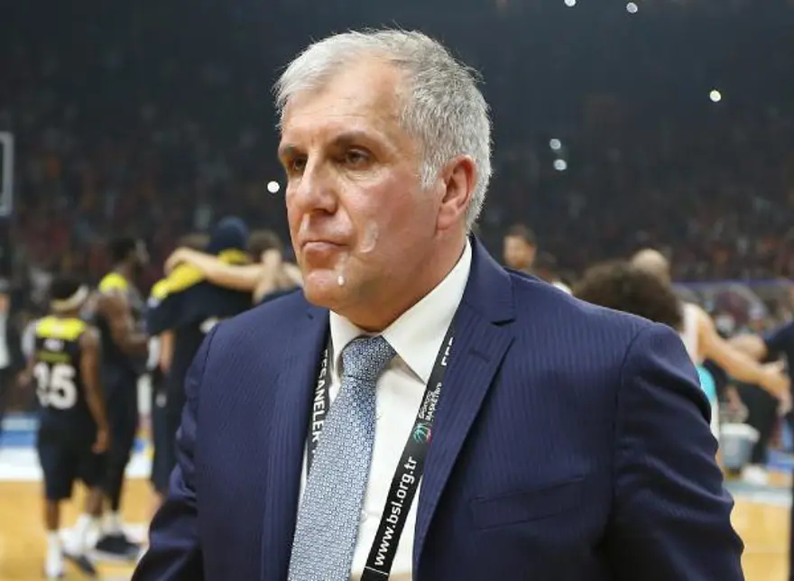 Fenerbahçe Kulübü: Sarı kırmızılı bir taraftar Obradovic'e tükürdü 