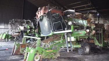 Manisa'da depo yangını: 3 tarım makinesi zarar gördü