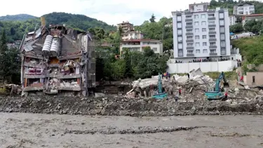 Kastamonu'daki selde 17 kişinin öldüğü apartmanın müteahhidine tahliye