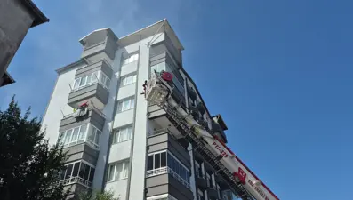 Elektrik panosundaki kaçak yangın çıkardı