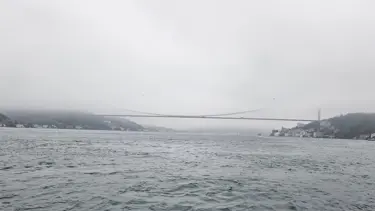 İstanbul Boğazı’nda sis etkili oluyor