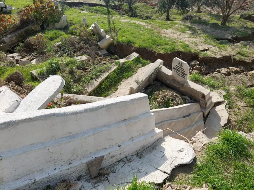 Deprem sonrası 50 mezar kayboldu iddiası 5