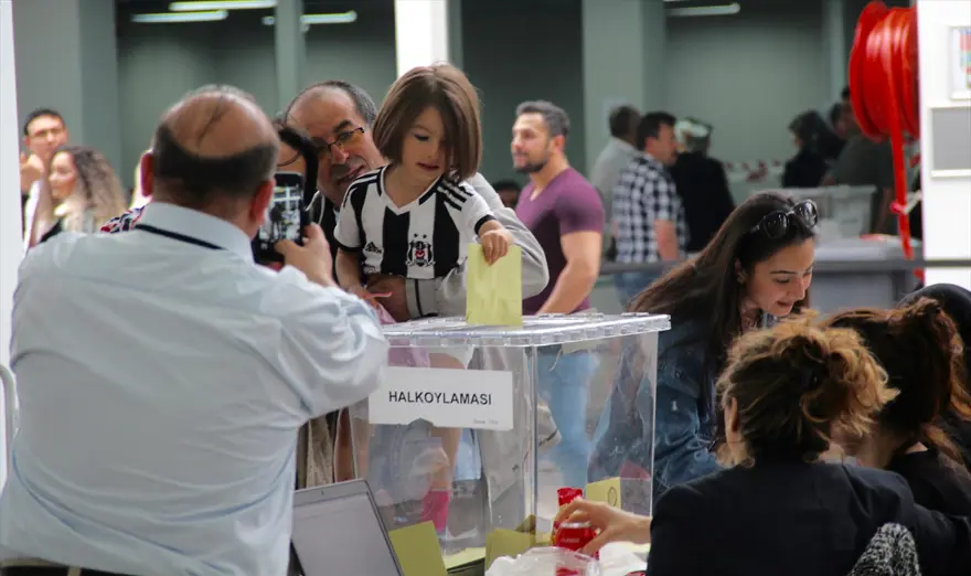 Yurt dışında oy verme işlemi sona erdi 11