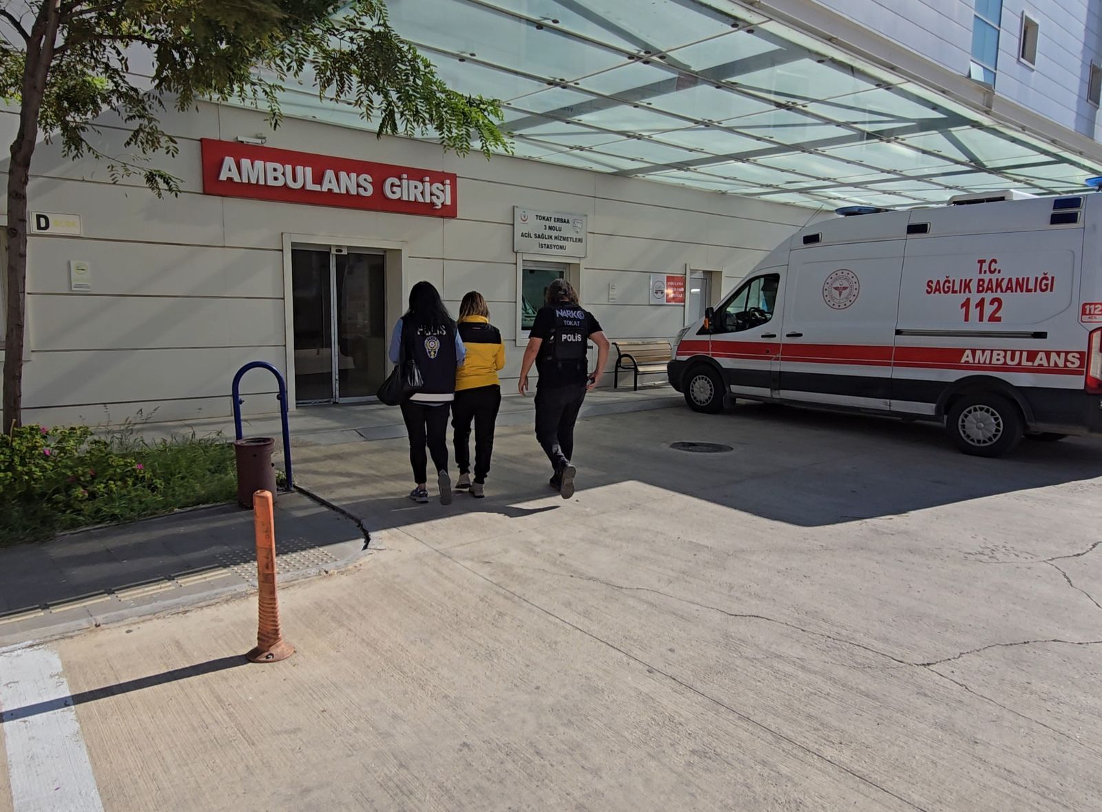Islak mendil kılıfındaki uyuşturucu tuzağını polis bozdu