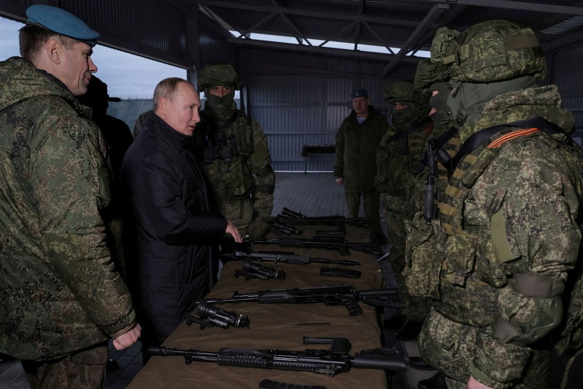 Putin keskin nişancı tüfeğiyle ateş etti