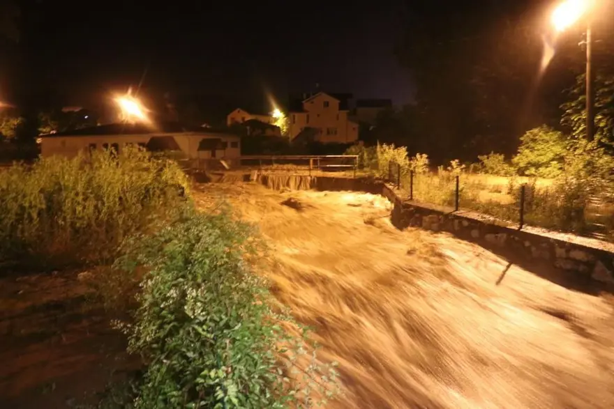 Batı Karadeniz'i yine sel vurdu 4
