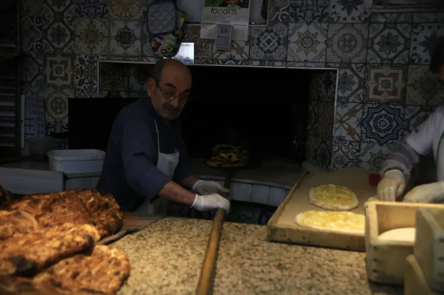 92 yıllık Ramazan geleneği: İftariyelik tabanca, kılıç, testi ve telefon 2