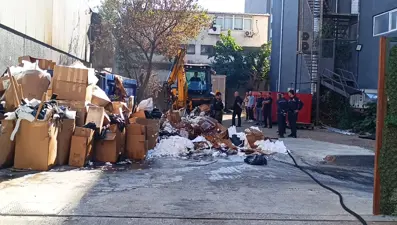 Ataşehir'de fabrika bahçesindeki yangın kontrol altında
