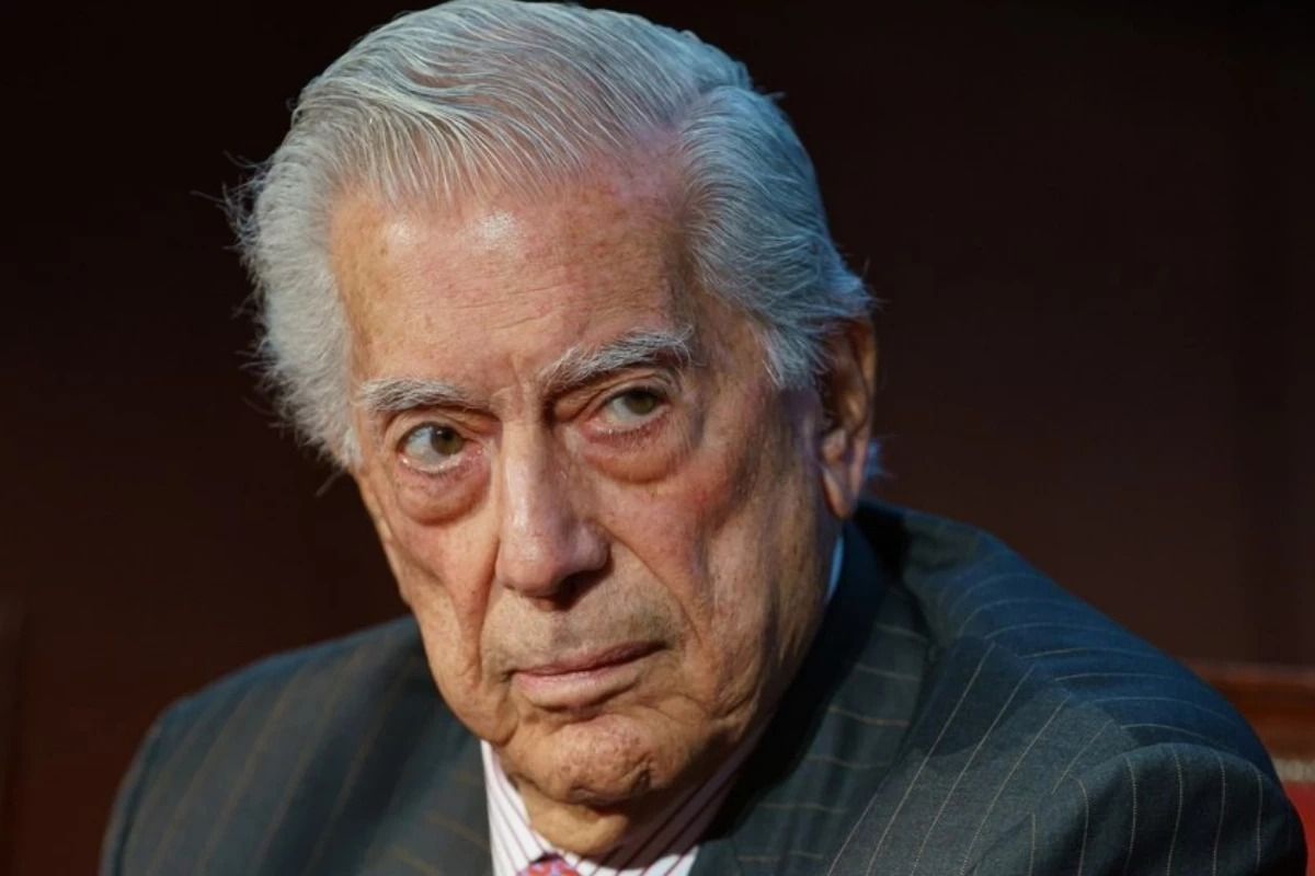 Nobel ödüllü yazar Mario Vargas Llosa hayatını kaybetti