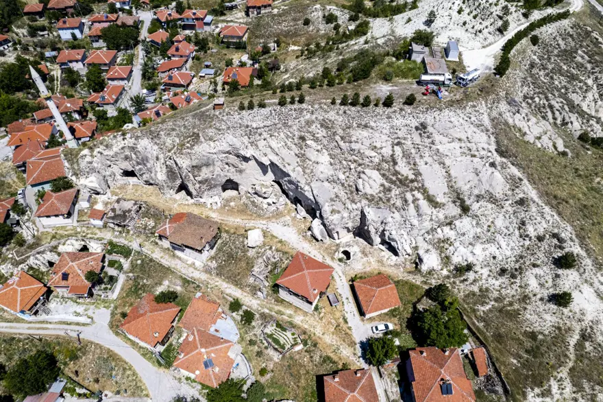 Tarihi yapılarıyla Mahkemeağcin köyü 21 Tarihi yapılarıyla Mahkemeağcin köyü 21