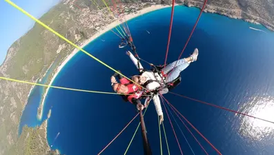 Bayram tatilinde Babadağ'dan 7 bin 117 kişi yamaç paraşütüyle uçtu